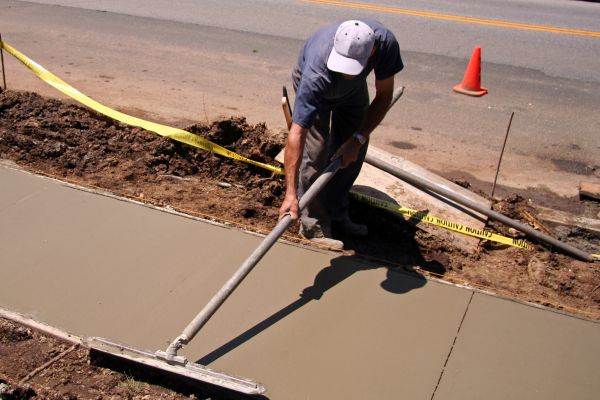 Cost of Sidewalk Pouring in Livermore
